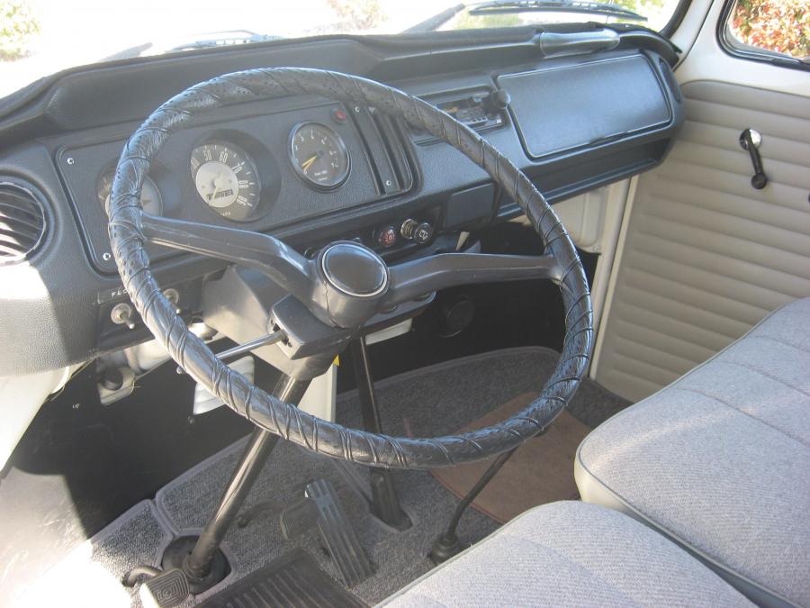  Volkswagen T2 Double Cab Pickup 1968 года  (фото 5 из 11)